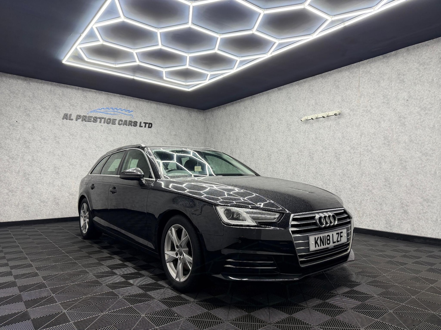 Used Audi A4 Avant for sale - 77396707: Photo 4