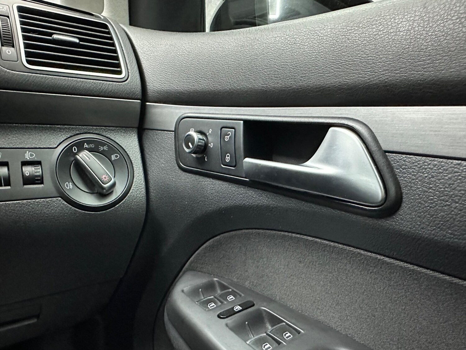 Used Volkswagen Touran for sale - 78057869: Photo 17