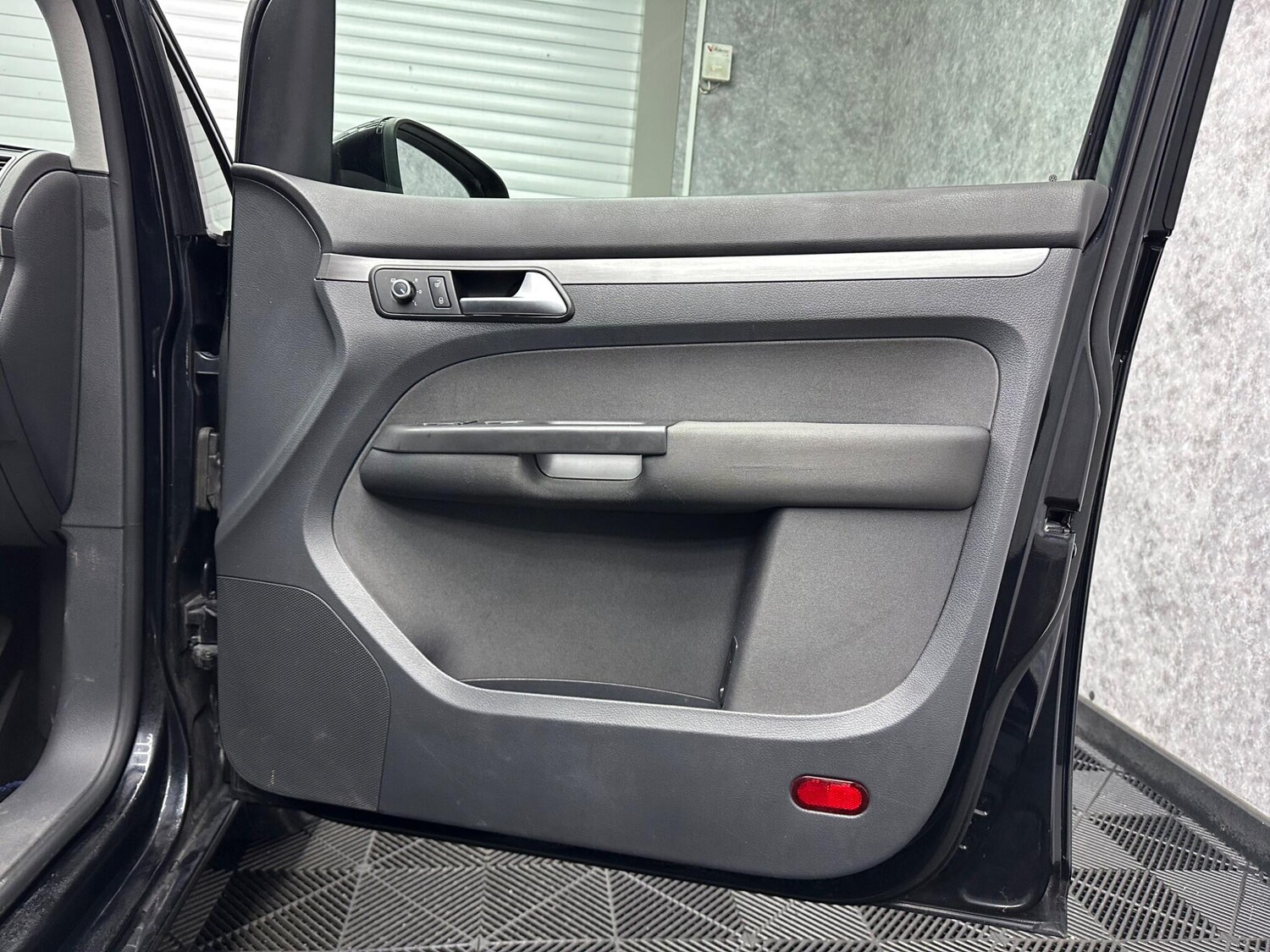 Used Volkswagen Touran for sale - 78057869: Photo 18