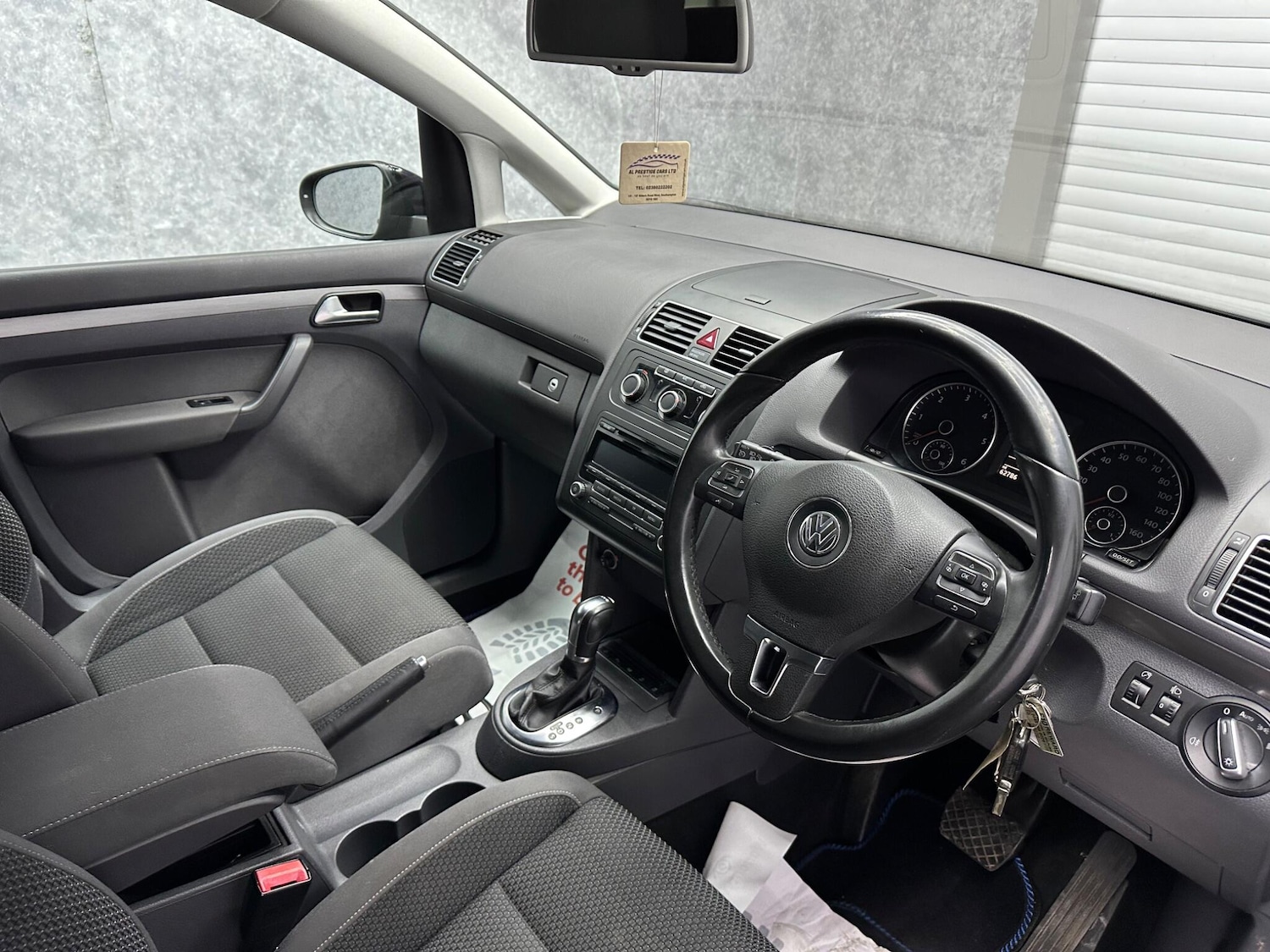 Used Volkswagen Touran for sale - 78057869: Photo 2