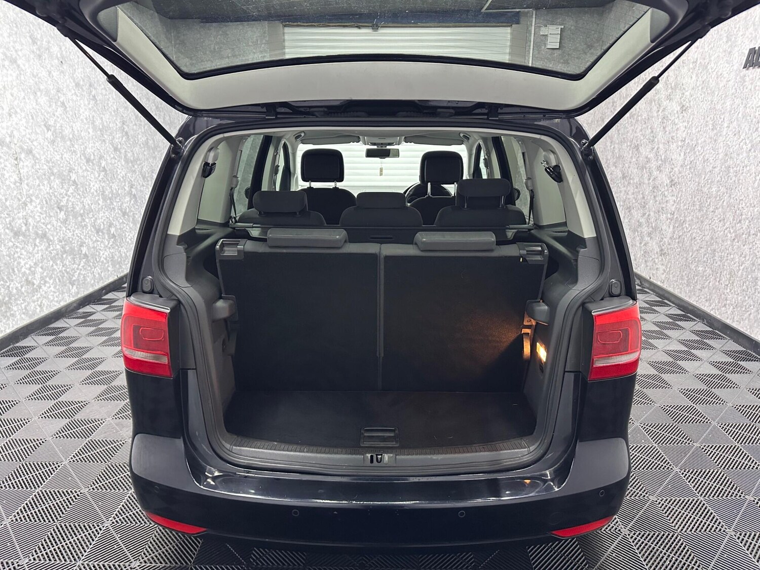 Used Volkswagen Touran for sale - 78057869: Photo 22