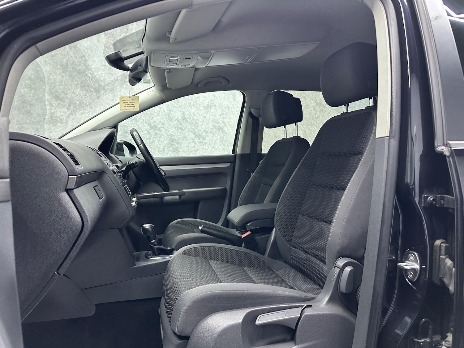 Used Volkswagen Touran for sale - 78057869: Photo 3