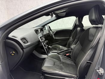 Used Volvo V40 2017 for sale - 79664352: Photo