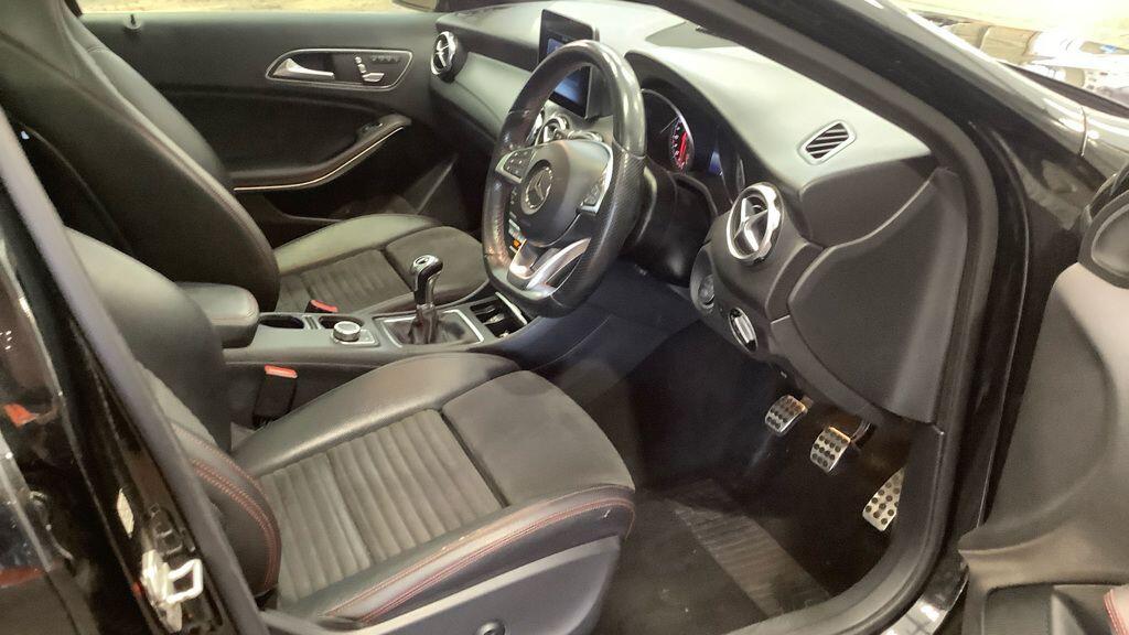 Used Mercedes-Benz GLA 2017 for sale - 76388528: Photo 2