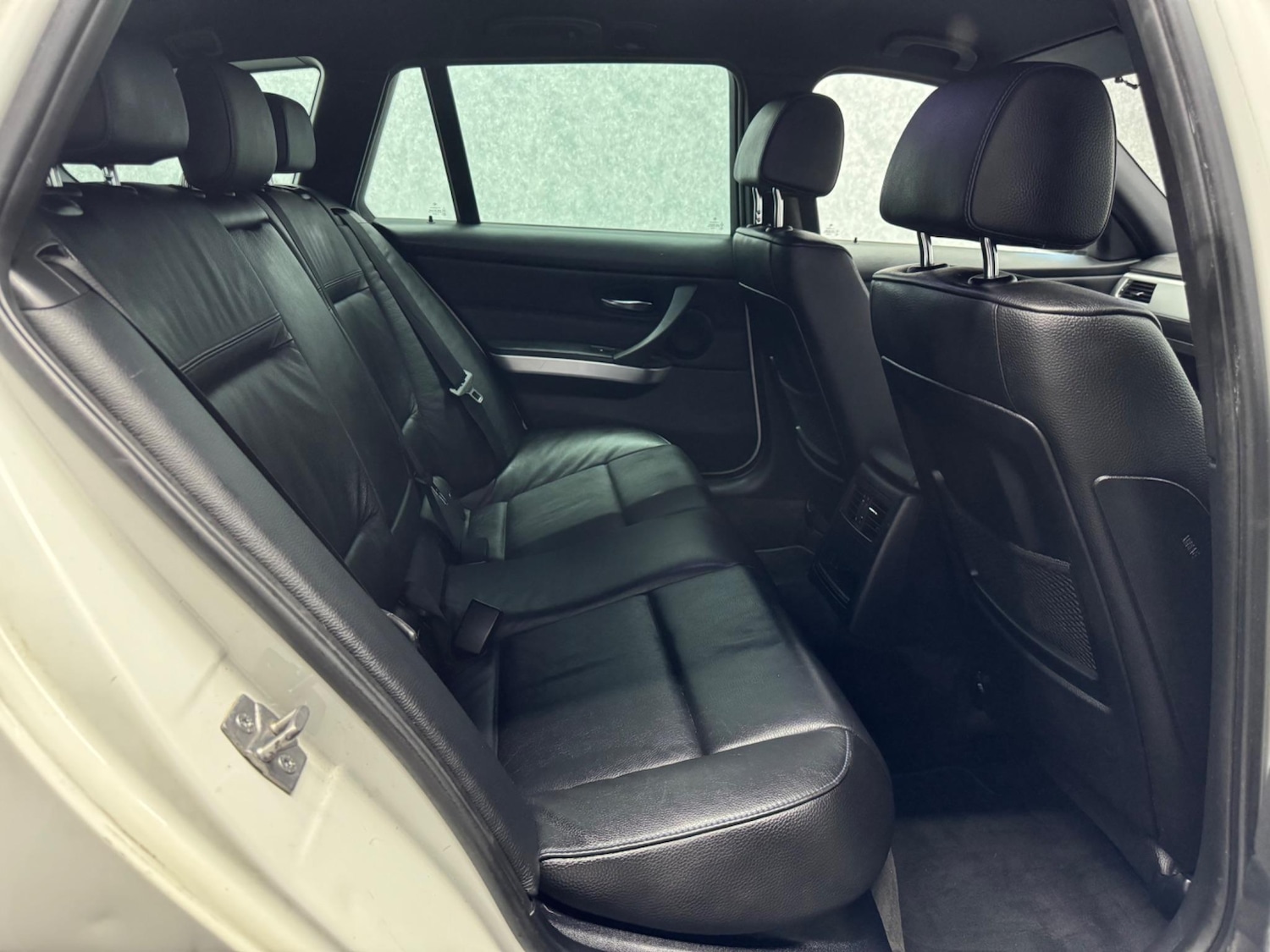 Used BMW 3 Series 2011 for sale - 76446392: Photo 3