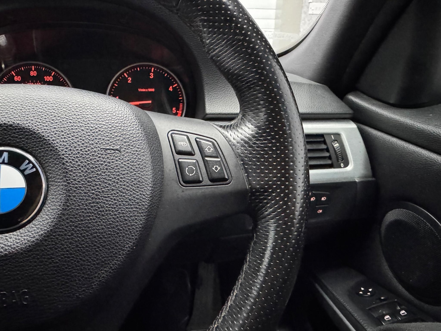 Used BMW 3 Series 2011 for sale - 76446392: Photo 8