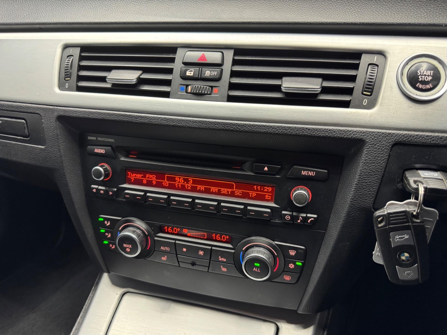 Used BMW 3 Series 2011 for sale - 76446392: Photo 9