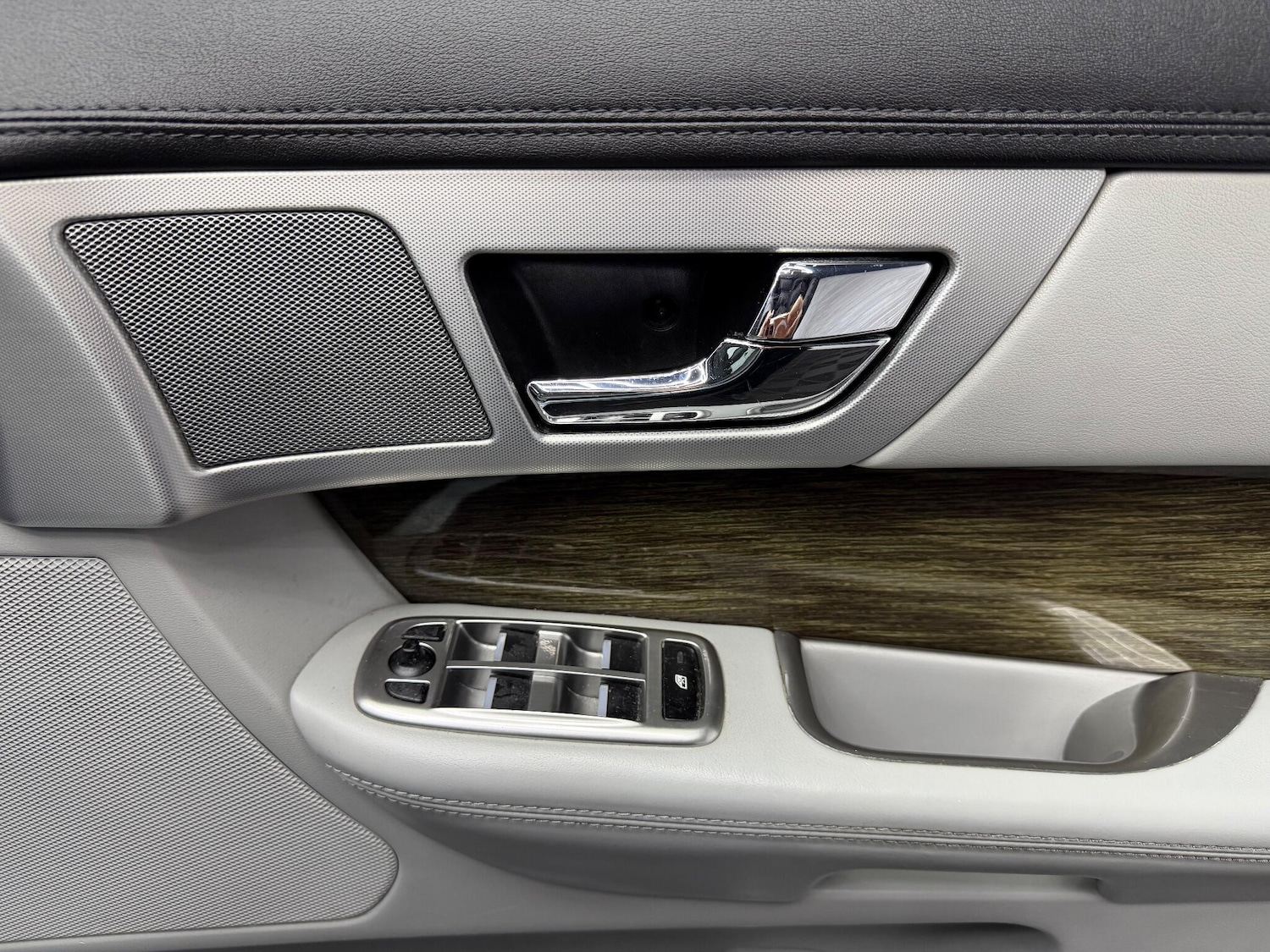 Used Jaguar XF 2012 for sale - 77162730: Photo 15