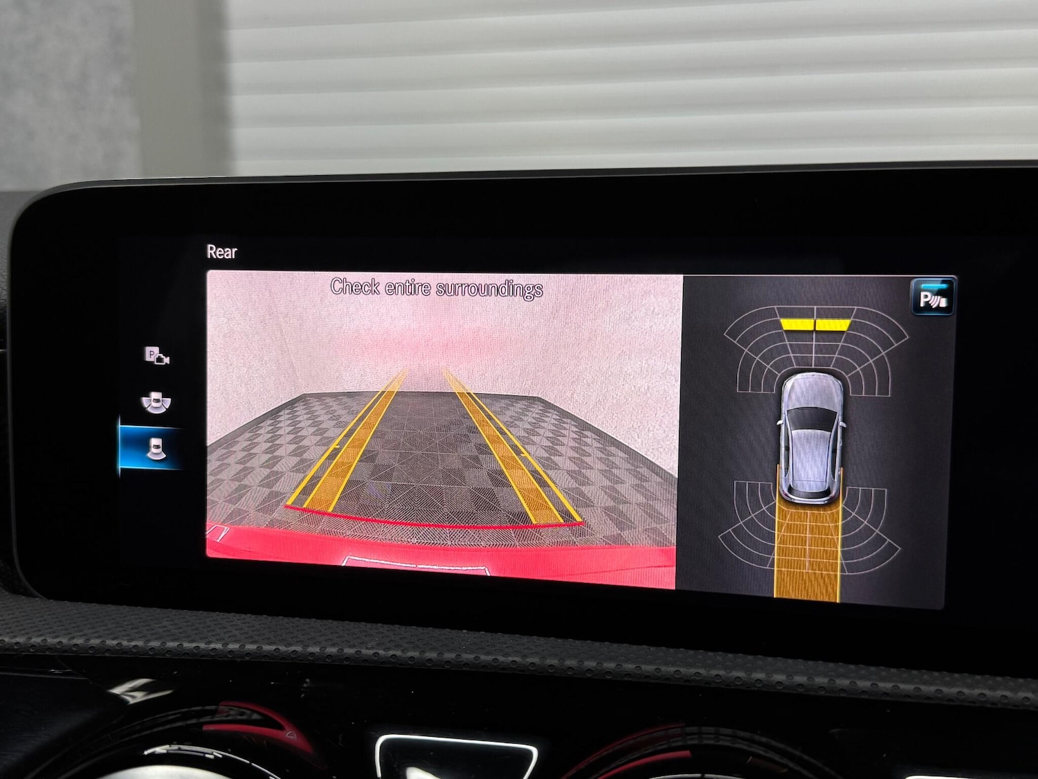 Used Mercedes-Benz A-Class 2018 for sale - 76549878: Photo 11