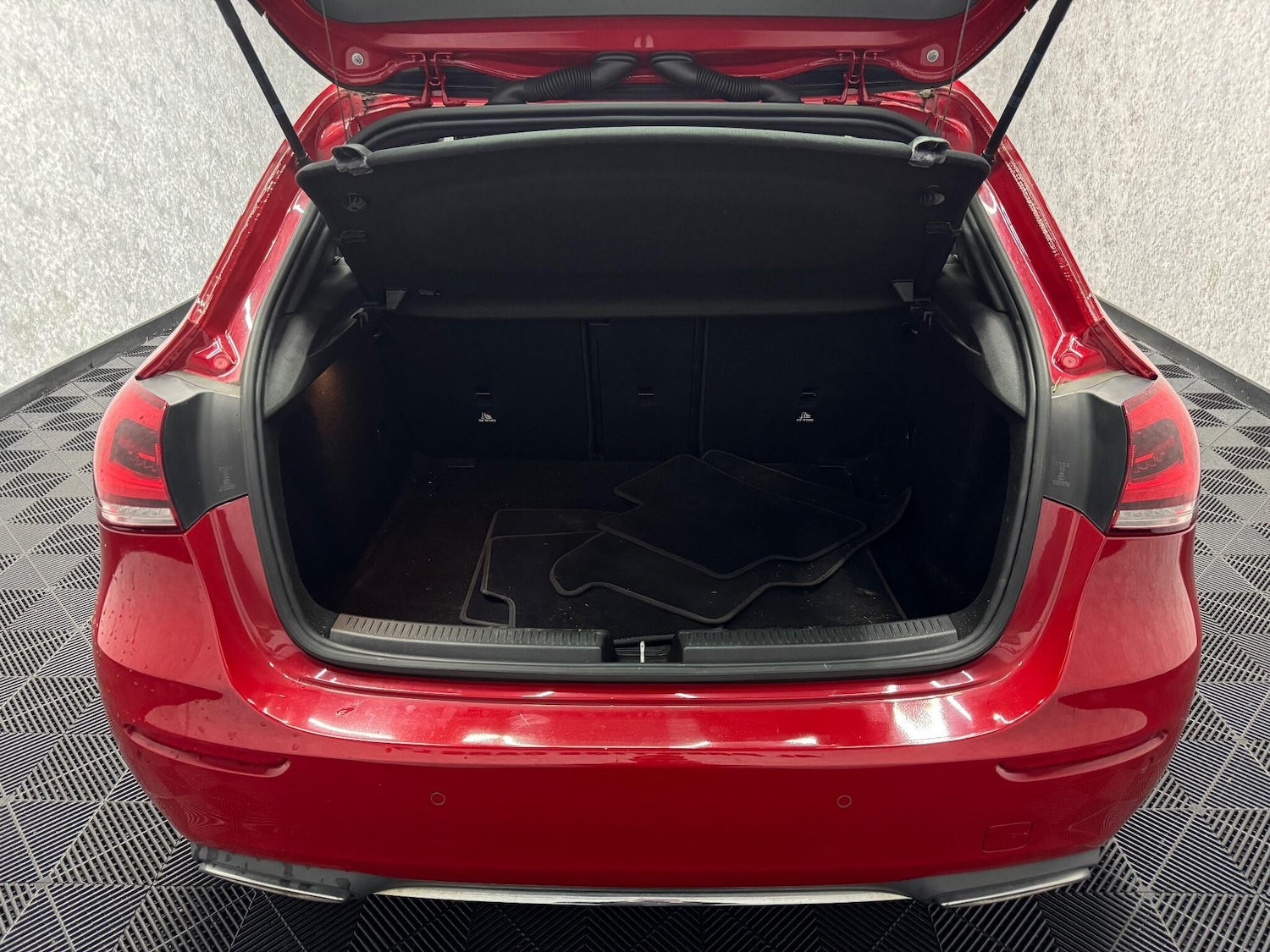 Used Mercedes-Benz A-Class 2018 for sale - 76549878: Photo 27