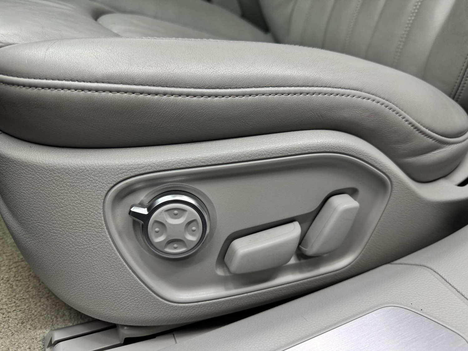 Used Audi A8 2013 for sale - 76658796: Photo 24