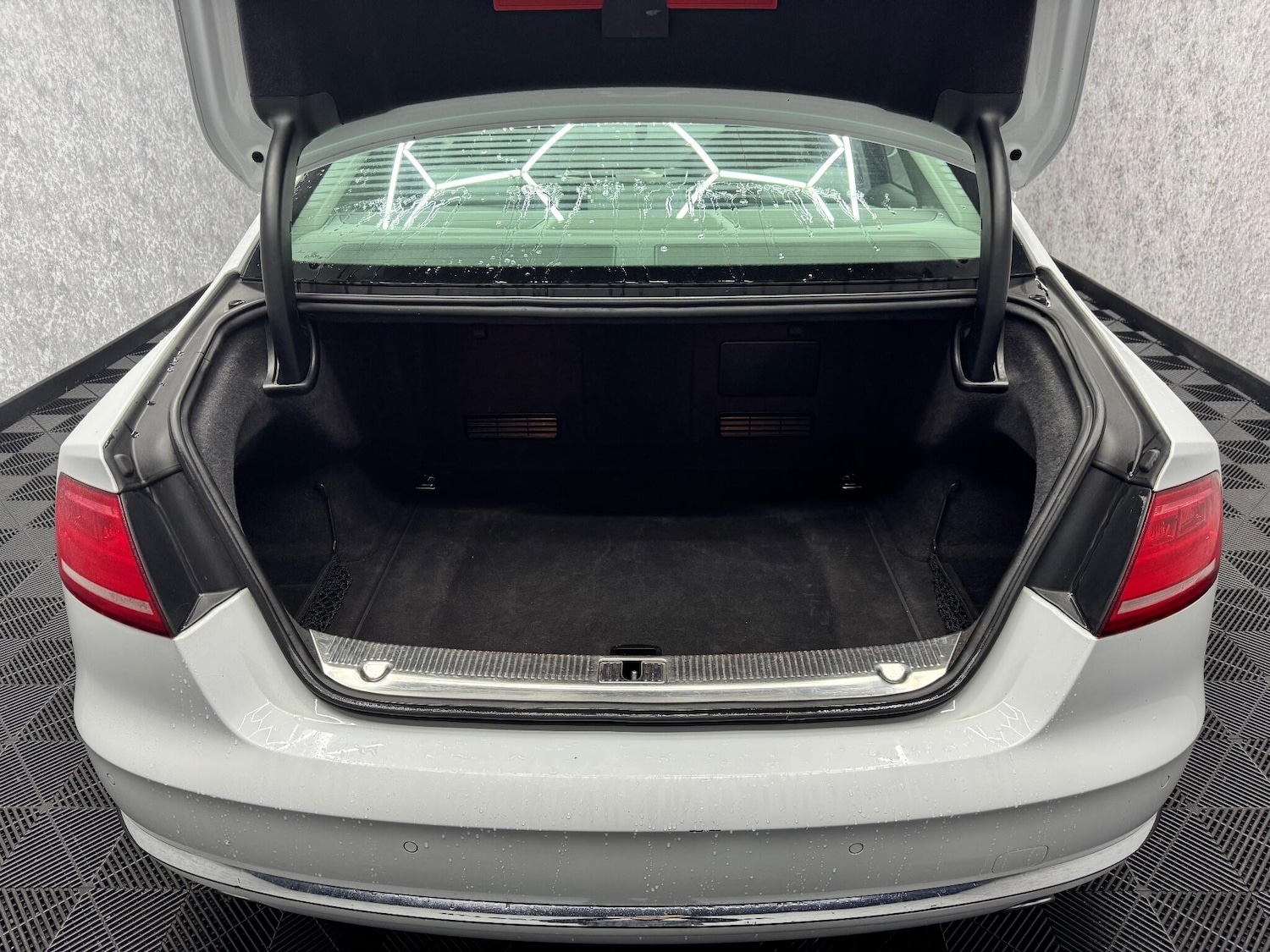 Used Audi A8 2013 for sale - 76658796: Photo 29