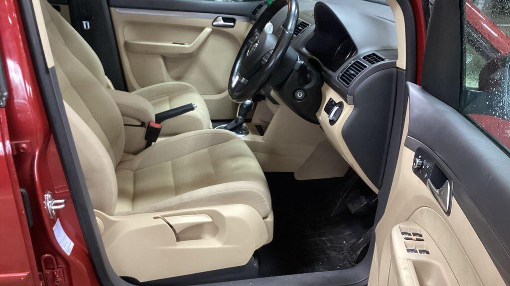 Used Volkswagen Touran 2011 for sale - 77799054: Photo 2