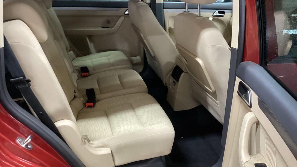 Used Volkswagen Touran 2011 for sale - 77799054: Photo 3