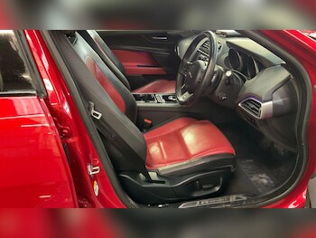 Used Jaguar XE 2016 for sale - 77683973: Photo