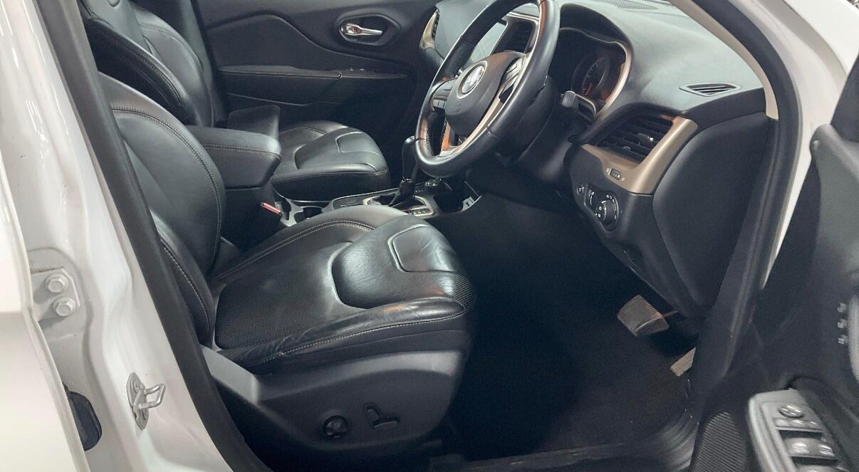 Used Jeep Cherokee 2015 for sale - 78100604: Photo 2