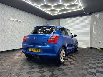 Used Suzuki Swift 2021 for sale - 78245217: Photo