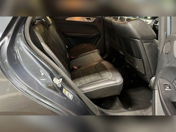 Used Mercedes-Benz M Class 2012 for sale - 77174544: Photo