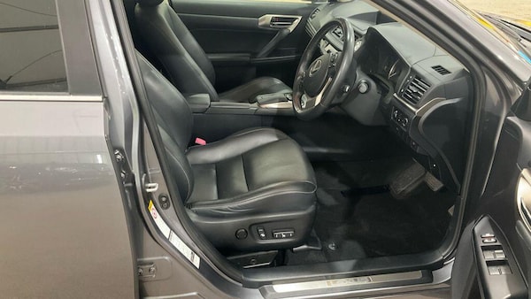 Used Lexus CT 2014 for sale - 75678237: Photo 2