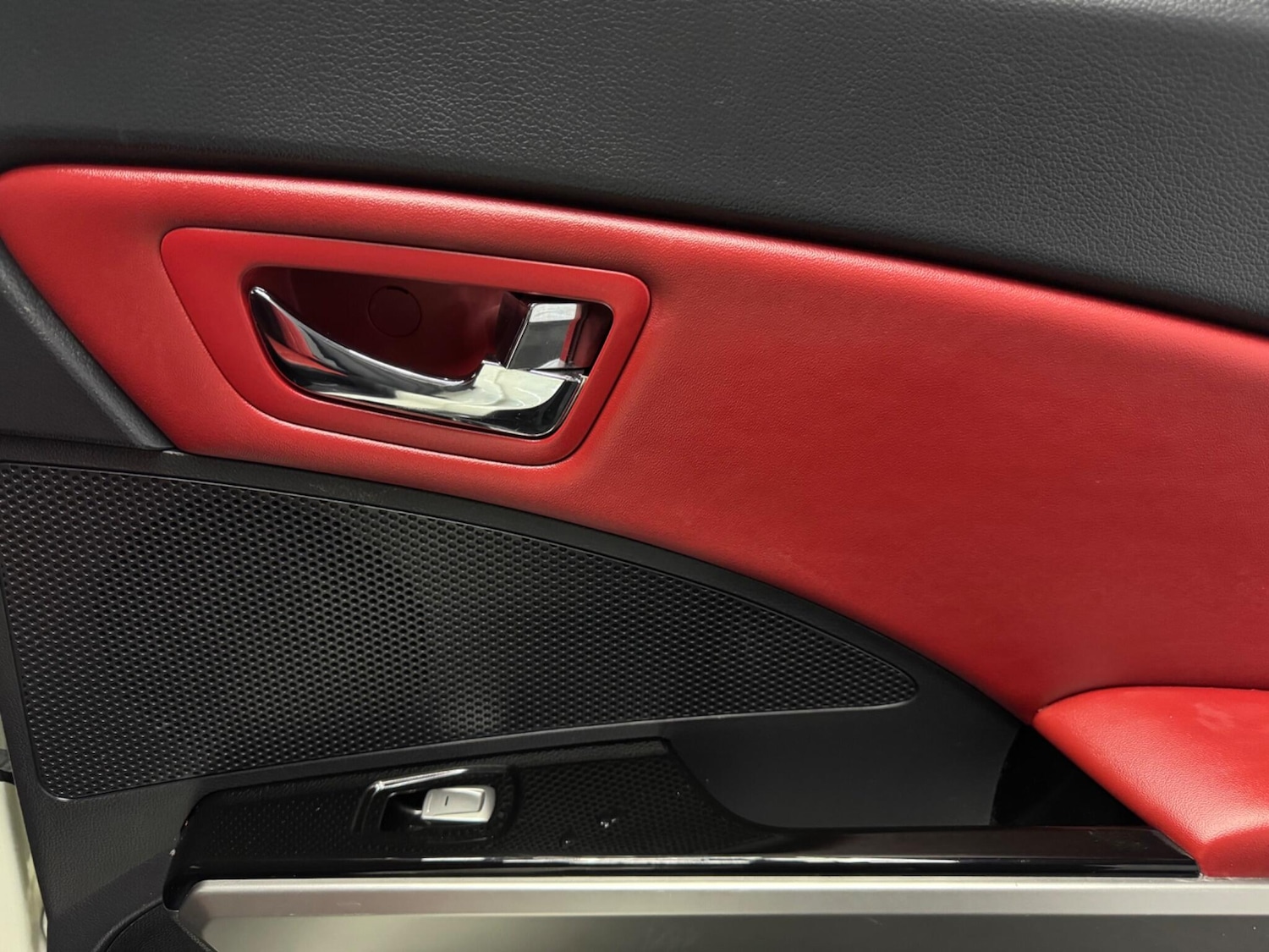 Used Ssangyong Tivoli 2017 for sale - 76440660: Photo 18