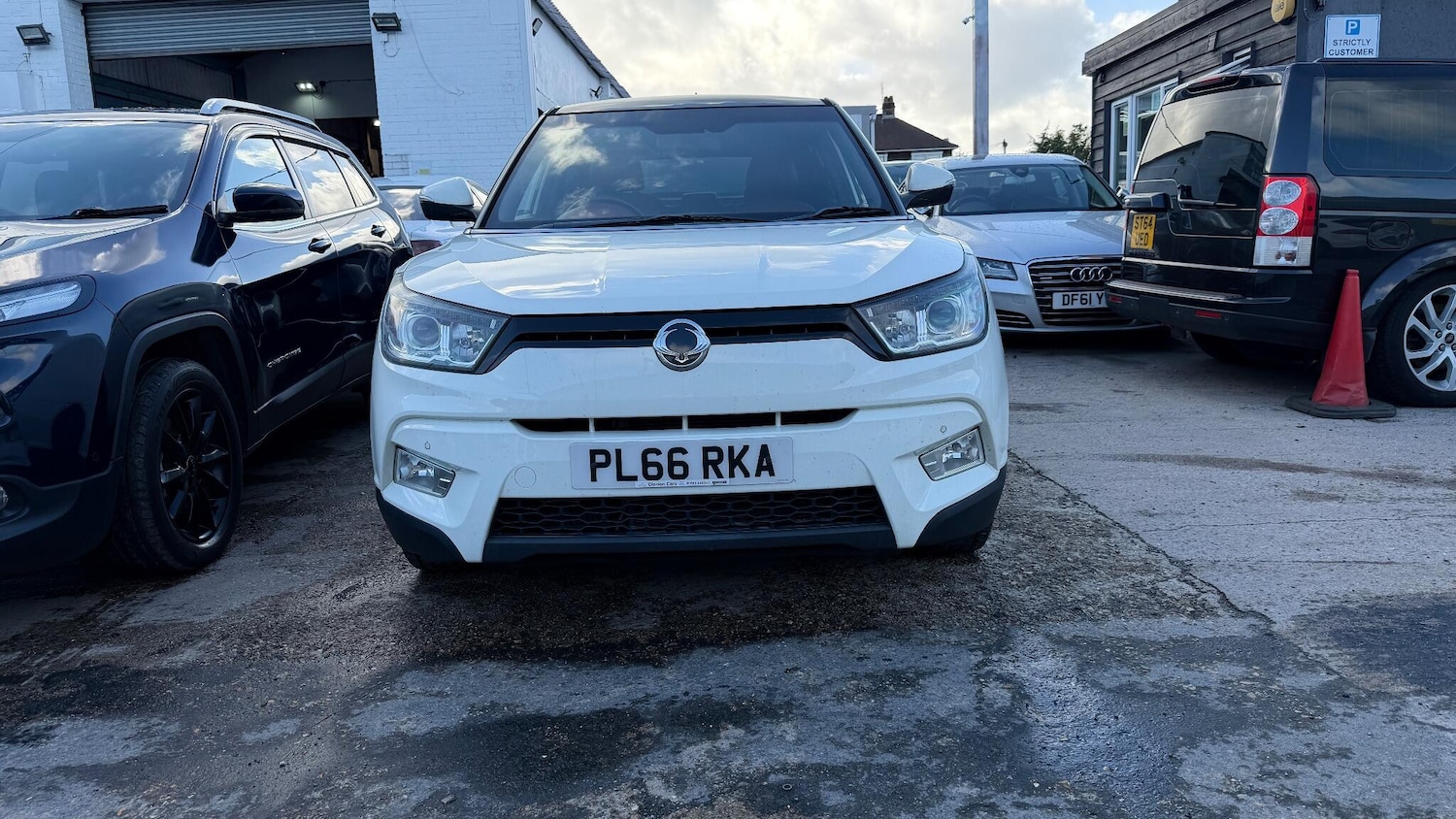Used Ssangyong Tivoli 2017 for sale - 76440660: Photo 3