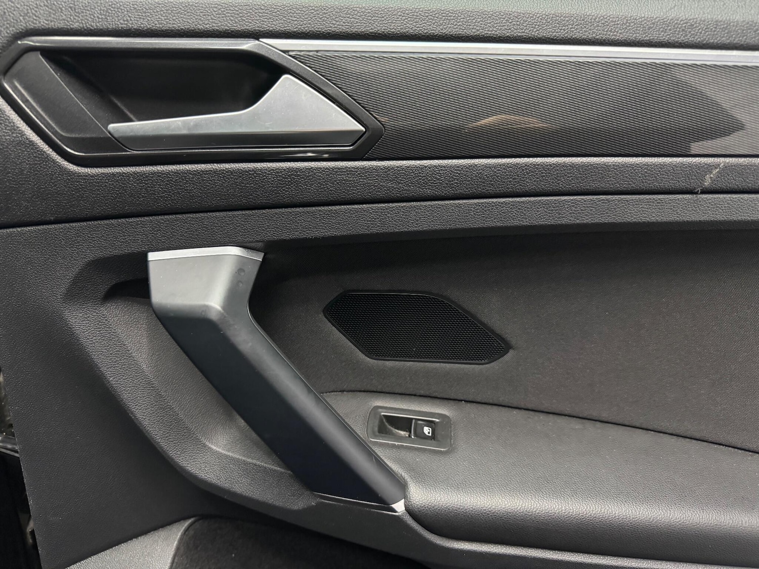 Used Volkswagen Tiguan 2017 for sale - 77060124: Photo 19