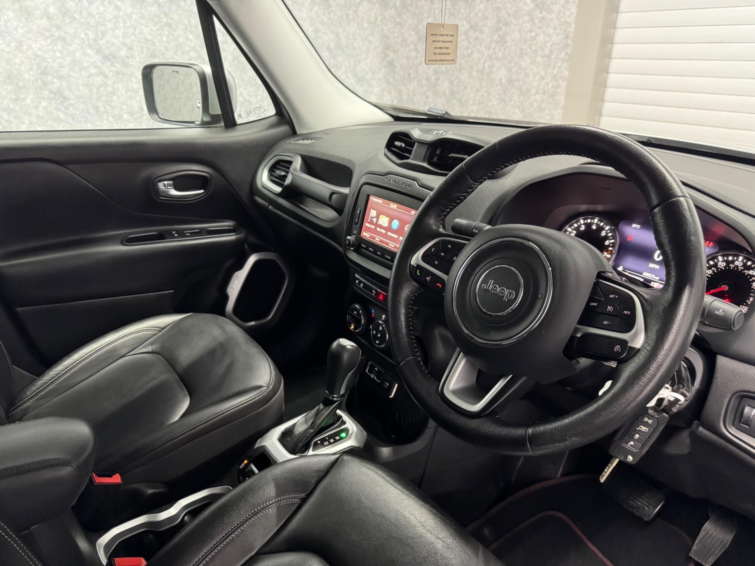 Used Jeep Renegade 2016 for sale - 76432271: Photo 2