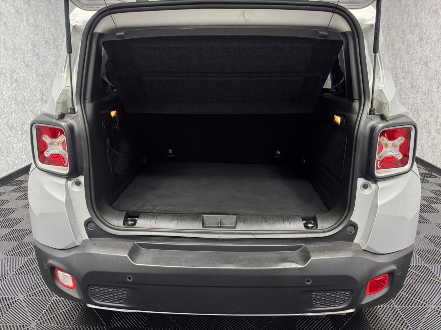 Used Jeep Renegade 2016 for sale - 76432271: Photo 23