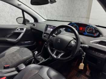 Used Peugeot 2008 2016 for sale - 74631714: Photo