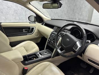 Used Land Rover Discovery Sport 2017 for sale - 79664463: Photo
