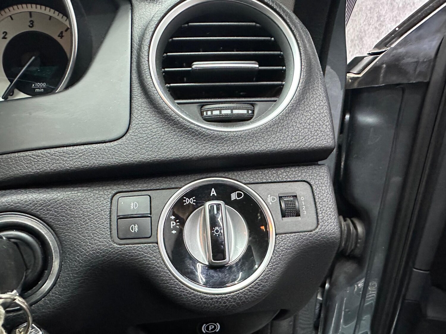 Used Mercedes-Benz C Class 2011 for sale - 78058379: Photo 18