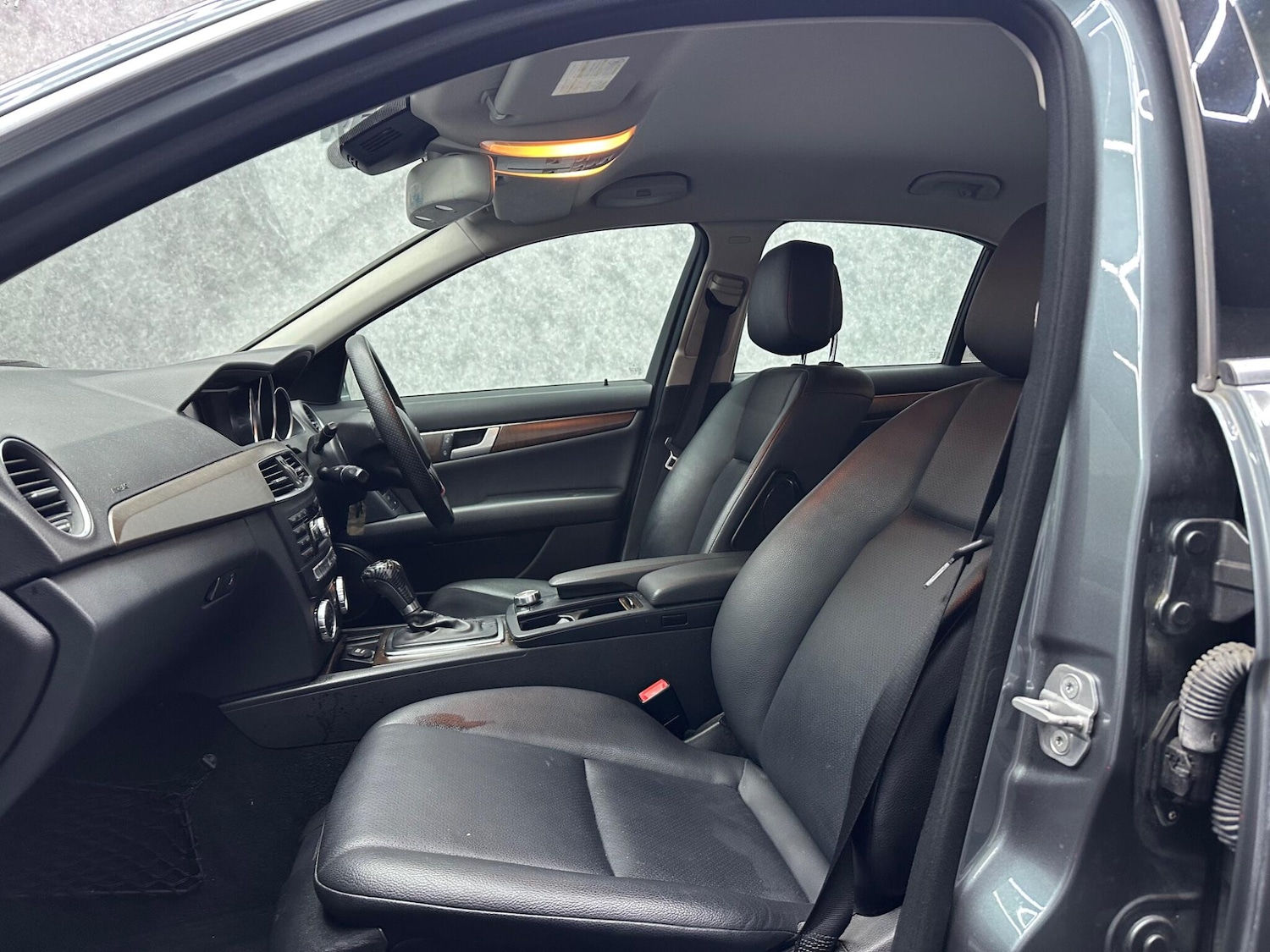 Used Mercedes-Benz C Class 2011 for sale - 78058379: Photo 2