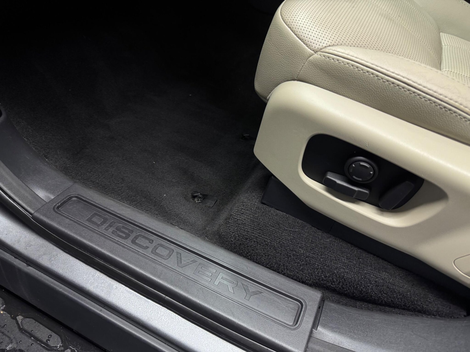 Used Land Rover Discovery 2017 for sale - 76024563: Photo 18