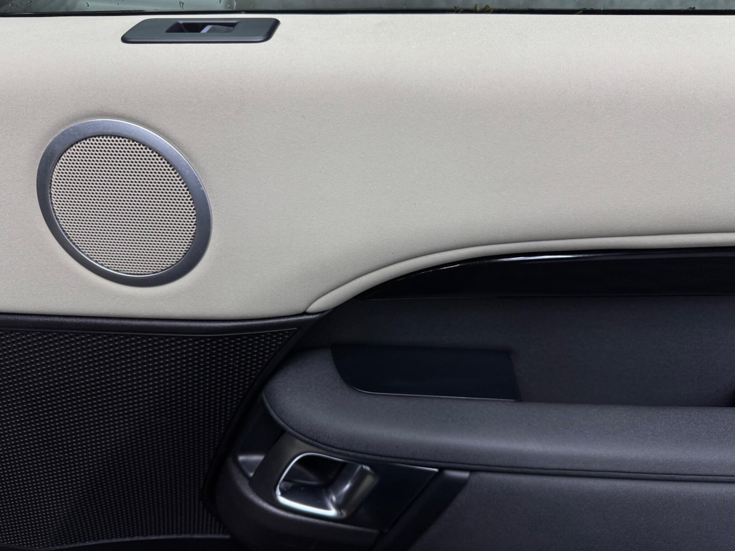 Used Land Rover Discovery 2017 for sale - 76024563: Photo 40