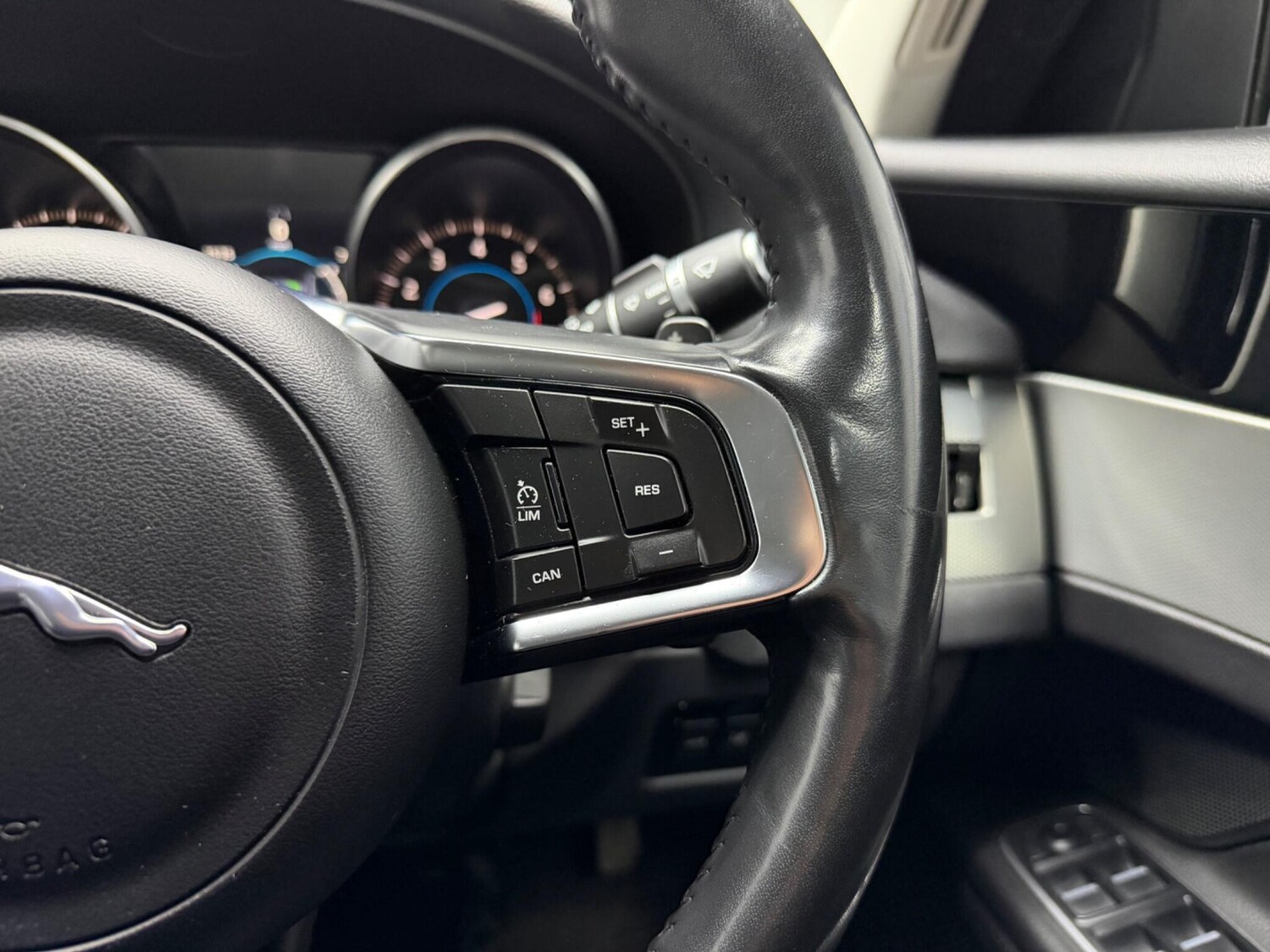 Used Jaguar XF 2017 for sale - 78058033: Photo 14