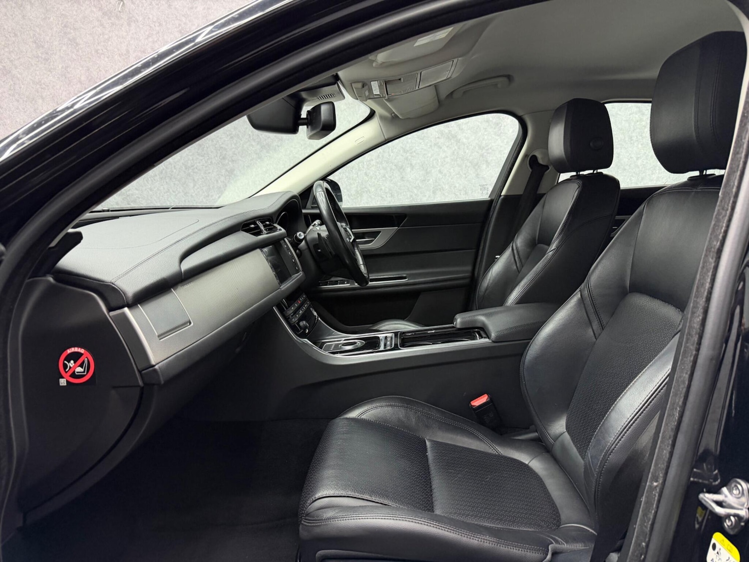 Used Jaguar XF 2017 for sale - 78058033: Photo 3