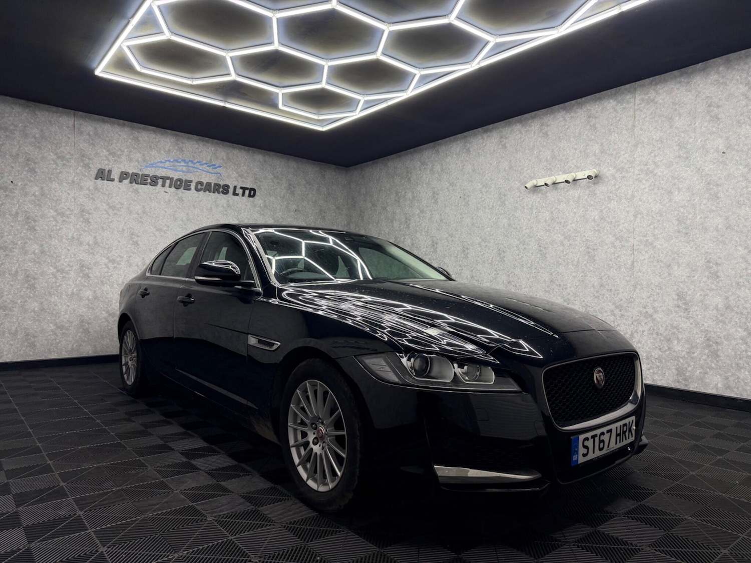 Used Jaguar XF 2017 for sale - 78058033: Photo 6