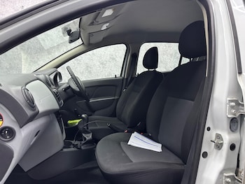 Used Dacia Sandero 2014 for sale - 77769502: Photo