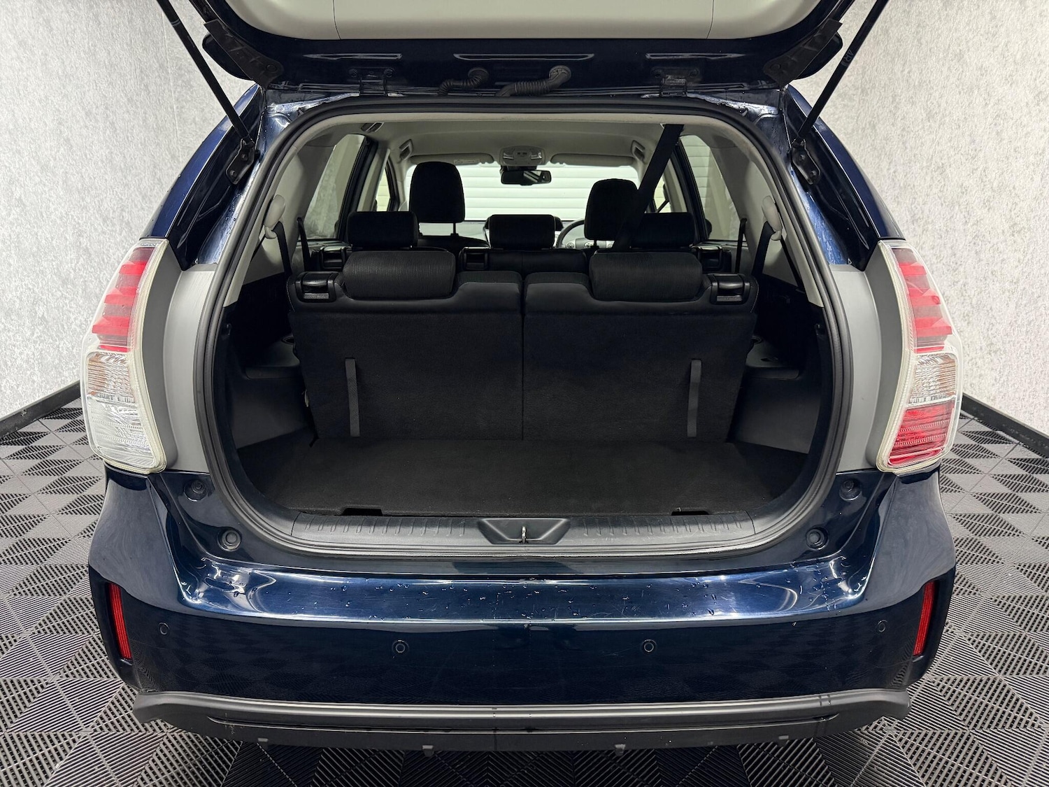 Used Toyota Prius+ 2019 for sale - 77242271: Photo 24