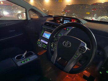 Used Toyota Prius+ 2019 for sale - 77242271: Photo