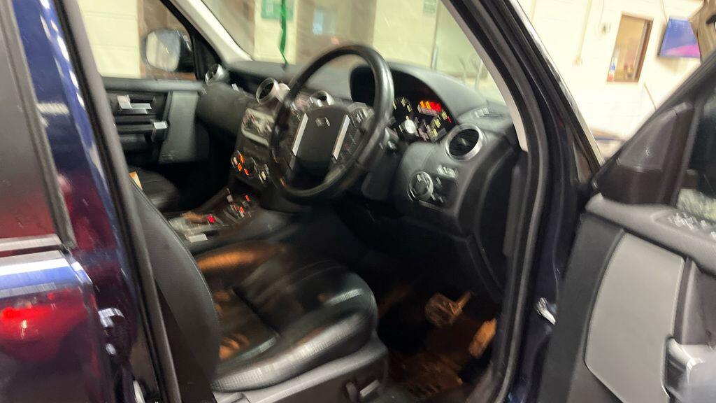 Used Land Rover Discovery 2016 for sale - 77695940: Photo 2