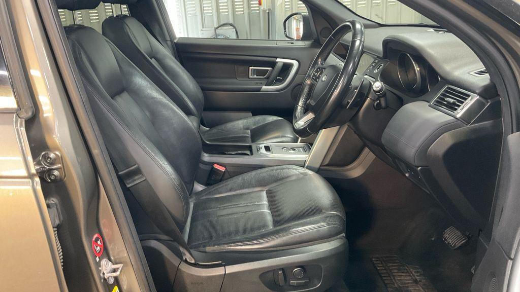 Used Land Rover Discovery Sport 2017 for sale - 76646290: Photo 2