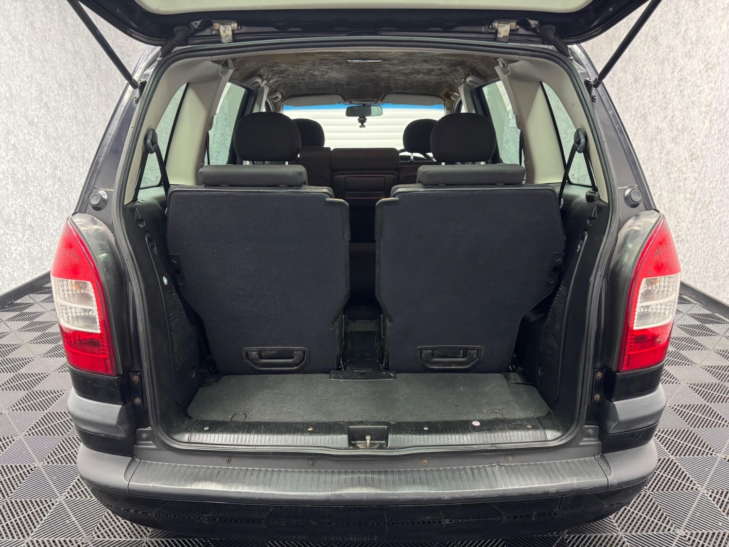 Used Vauxhall Zafira 2004 for sale - 76137711: Photo 12