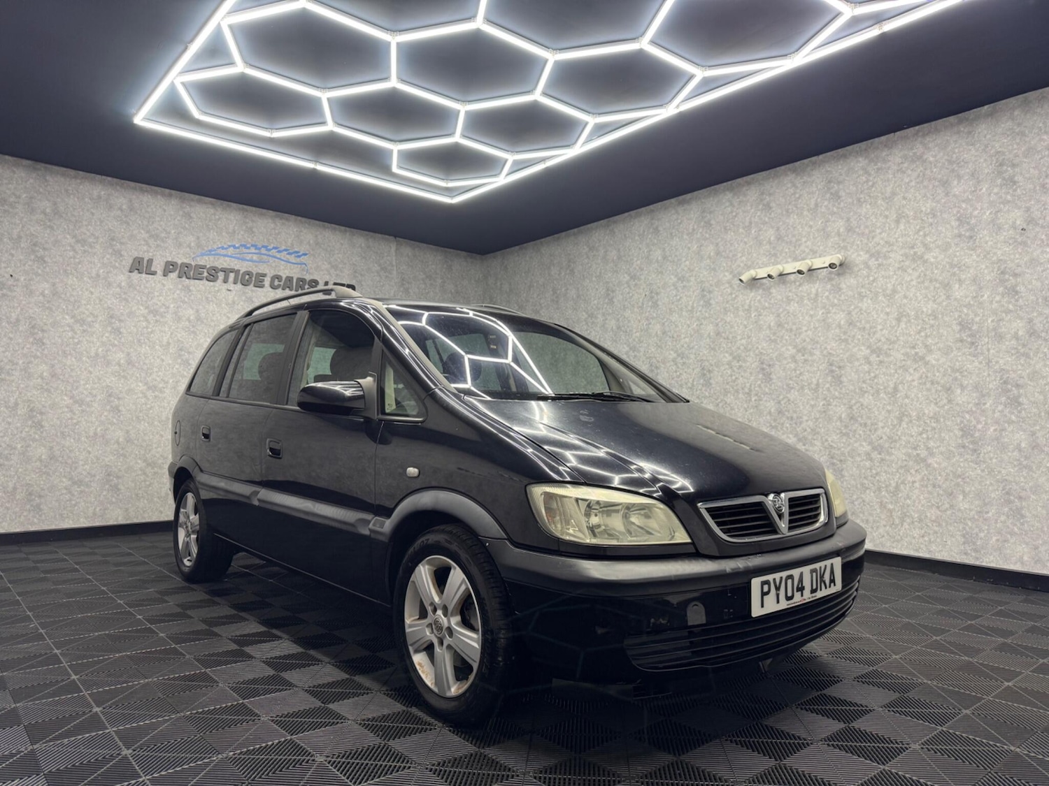 Used Vauxhall Zafira 2004 for sale - 76137711: Photo 21