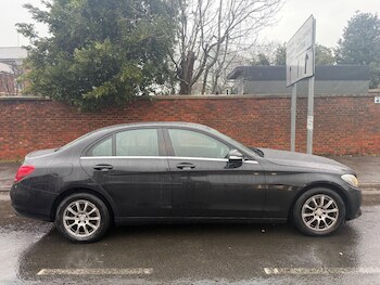 Used Mercedes-Benz C Class 2015 for sale - 77305470: Photo