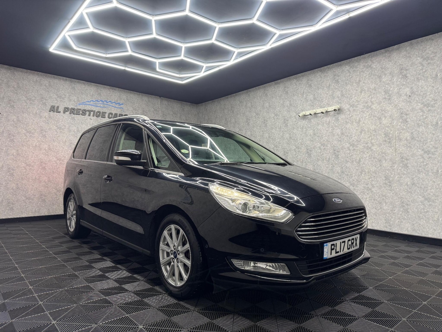 Used Ford Galaxy 2017 for sale - 76634079: Photo 1