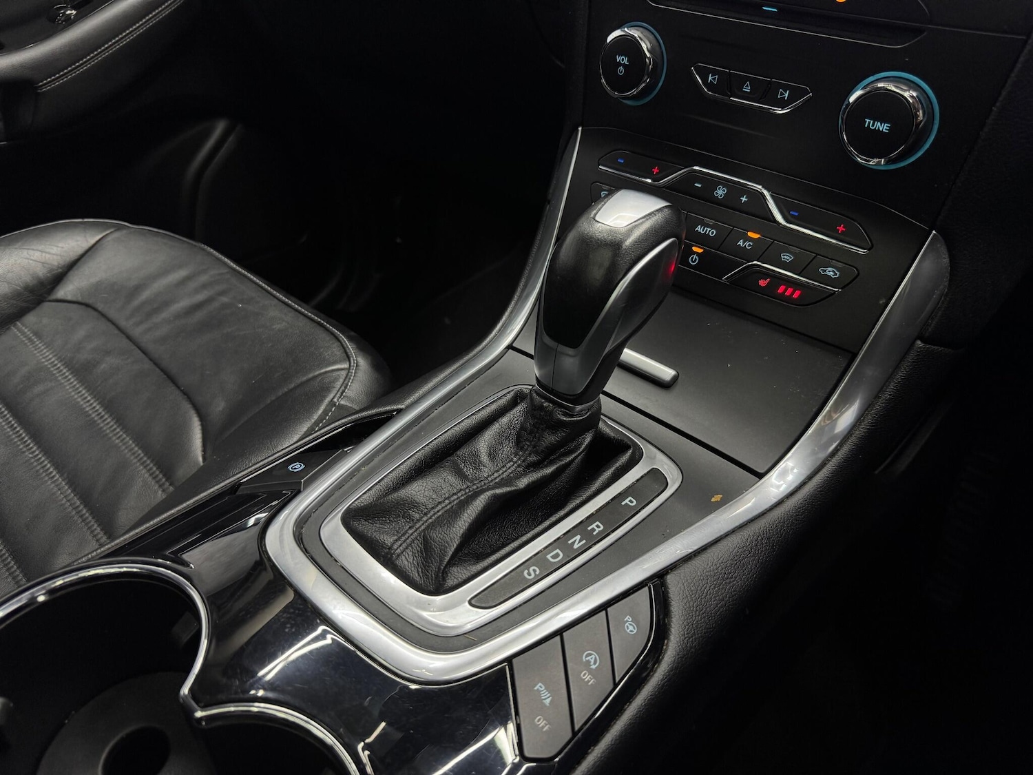 Used Ford Galaxy 2017 for sale - 76634079: Photo 10