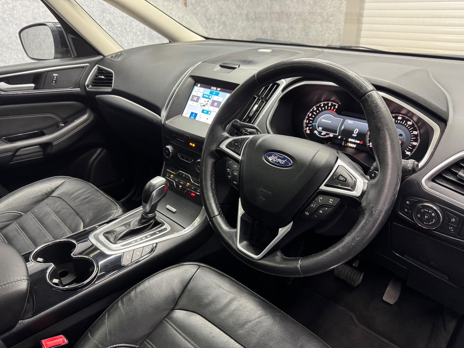 Used Ford Galaxy 2017 for sale - 76634079: Photo 2