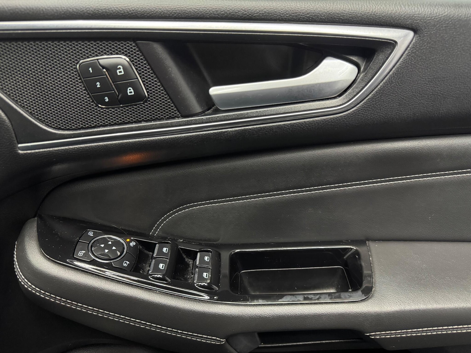 Used Ford Galaxy 2017 for sale - 76634079: Photo 23