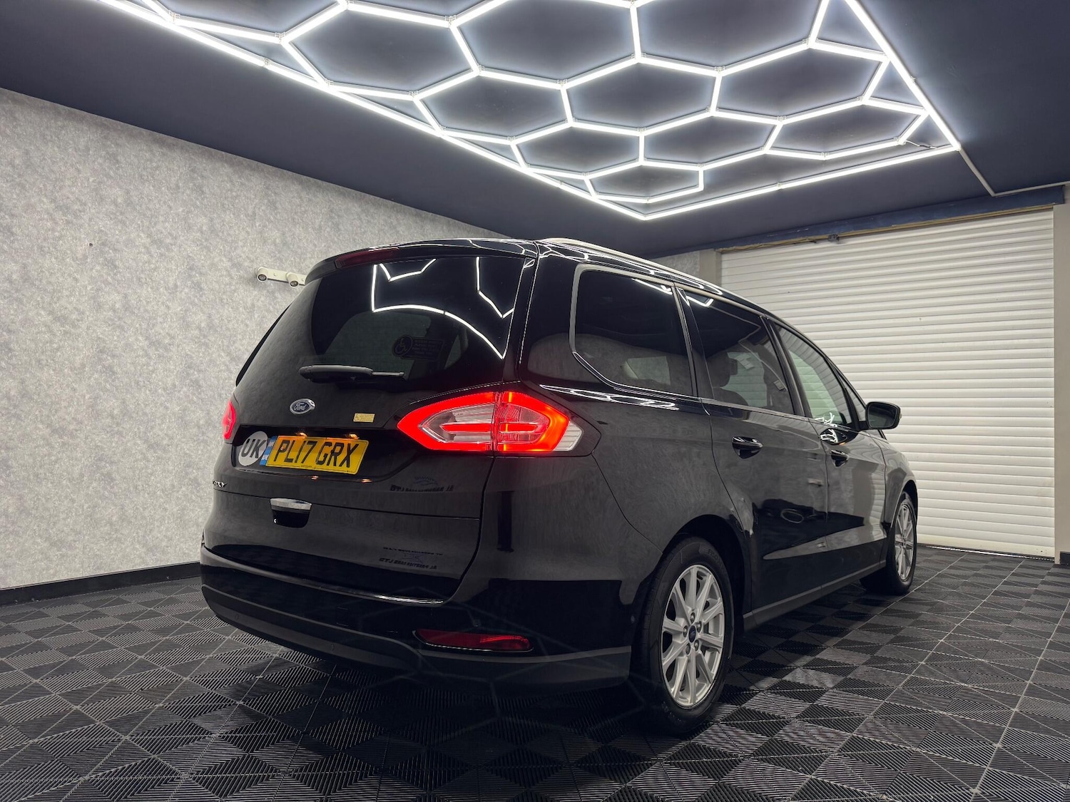 Used Ford Galaxy 2017 for sale - 76634079: Photo 4